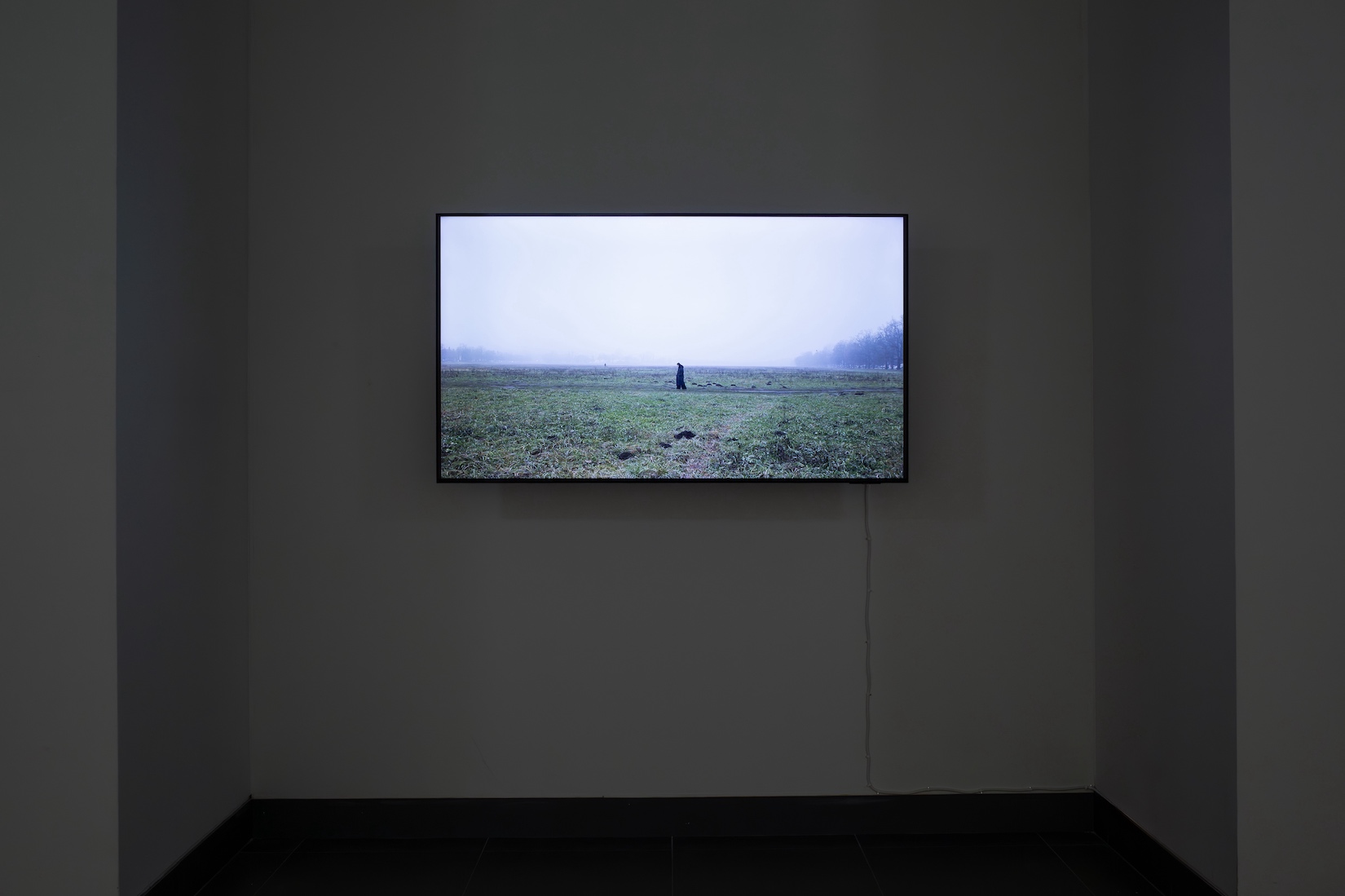 M_Tryba_magpie_feather_sea_glass_key_pl